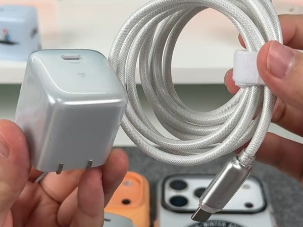 iphone17充电器 图拉斯新款小冰块pro45W充电器，专为iphone17系列上新，.....