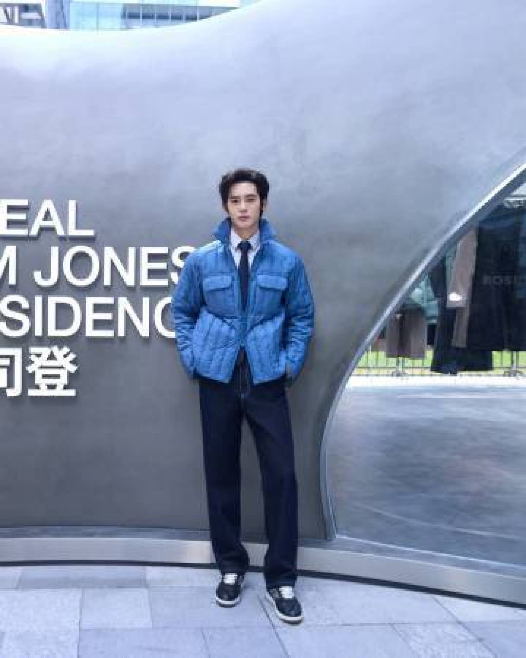 波司登联合奢侈品牌设计师Kim Jones推出高端线AREAL，奢品工艺改写羽绒服市场格局