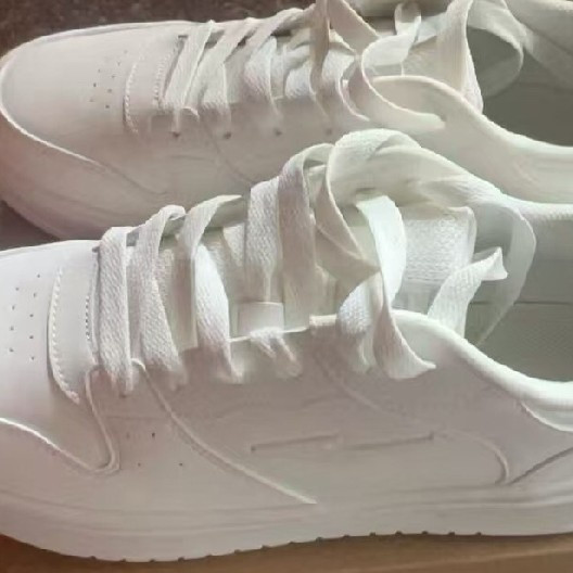 2025年度新喜！鸿星尔克2025复古小白鞋实测