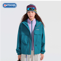 秋冬氛围感战袍！OUTDOOR 三合一冲锋衣把「温度与颜值」焊在身上