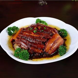 乌镇特产，三珍斋霉菜烧肉，加热即食，搭配米饭吃真不错！