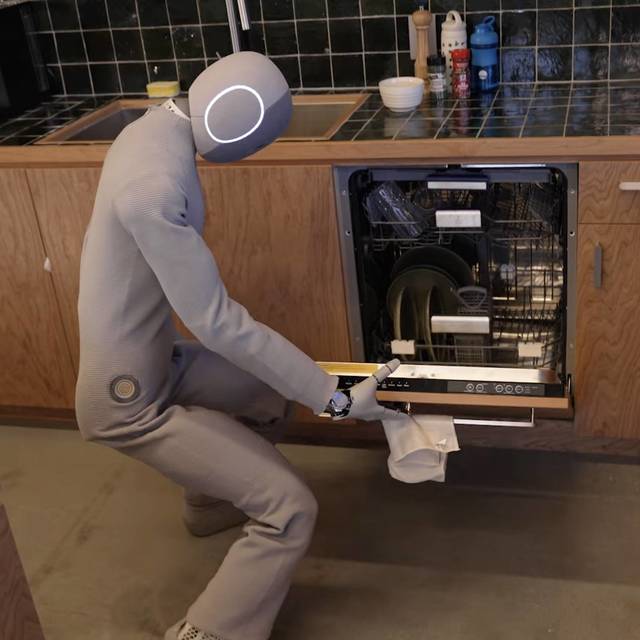 全球首个家务机器人开卖！月租3600，拿瓶水要1分钟，还得真人遥控