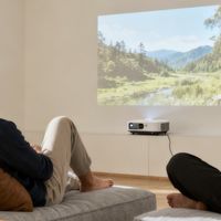 家用投影仪怎么选划算？从核心参数到使用场景，一文讲清不踩坑！