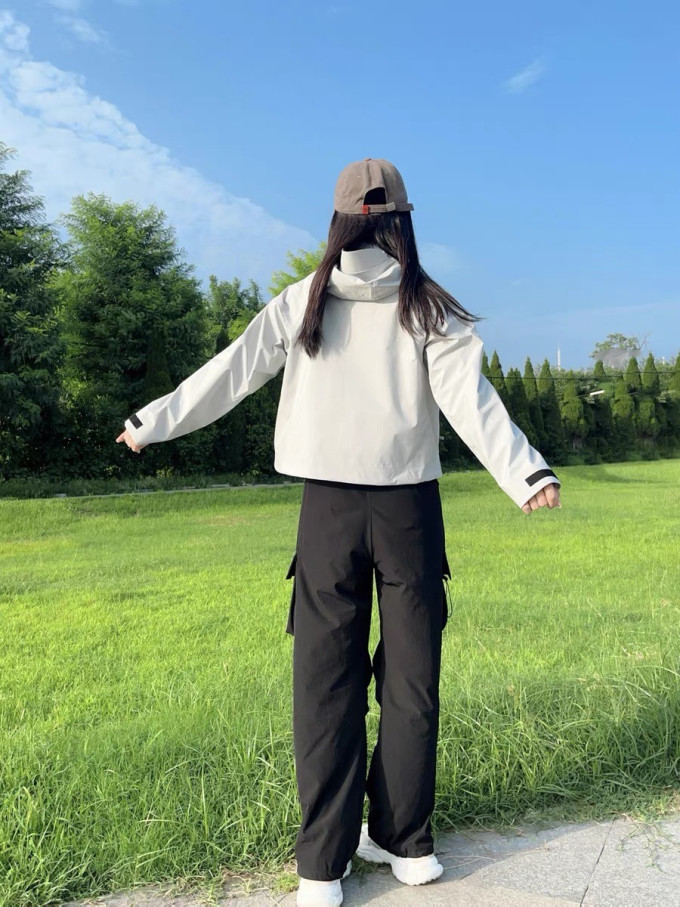 蕉下冲锋衣