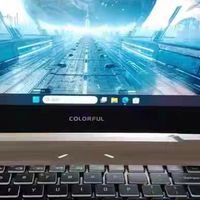 七彩虹笔记本电脑凭借其高性能配置与时尚设计