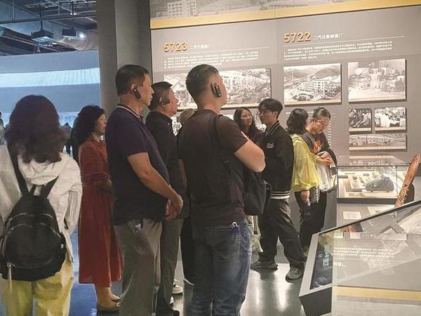 东风汽车博物馆假期迎来参观高峰