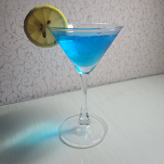 要不来一杯1986年的～～柠檬配可乐，至于颜色怎么来的，看到最后