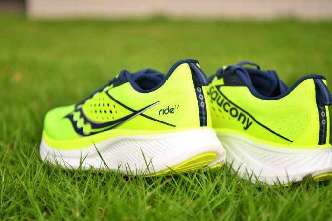 索康尼跑鞋