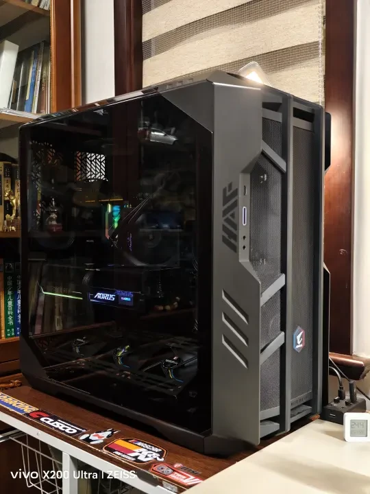 酷冷至尊haf700 组装完成