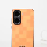 4K元内满配游戏旗舰！iQOO Neo11首发评测：双芯+2K直屏+7500mAh