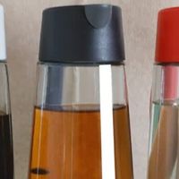 阿司倍鹭玻璃油壶，自动开合设计，开启倒油新体验

