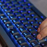 矮轴游戏键盘推荐:罗技G515 Rapid TKL锐影龙,磁轴技术解决痛点