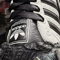 阿迪达斯创造史上最强财季!没有Yeezy,它靠什么重回巅峰?