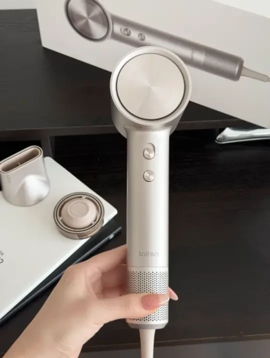 跟风买的吹风机的人儿，能劝一个是一个！