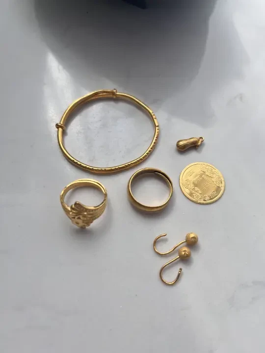 中国黄金1:1置换成功