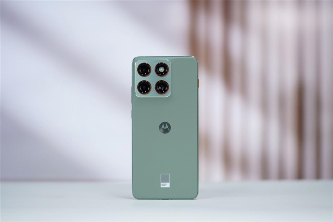 安卓Air首秀! 联想moto X70 Air 评测:159g的极致轻薄