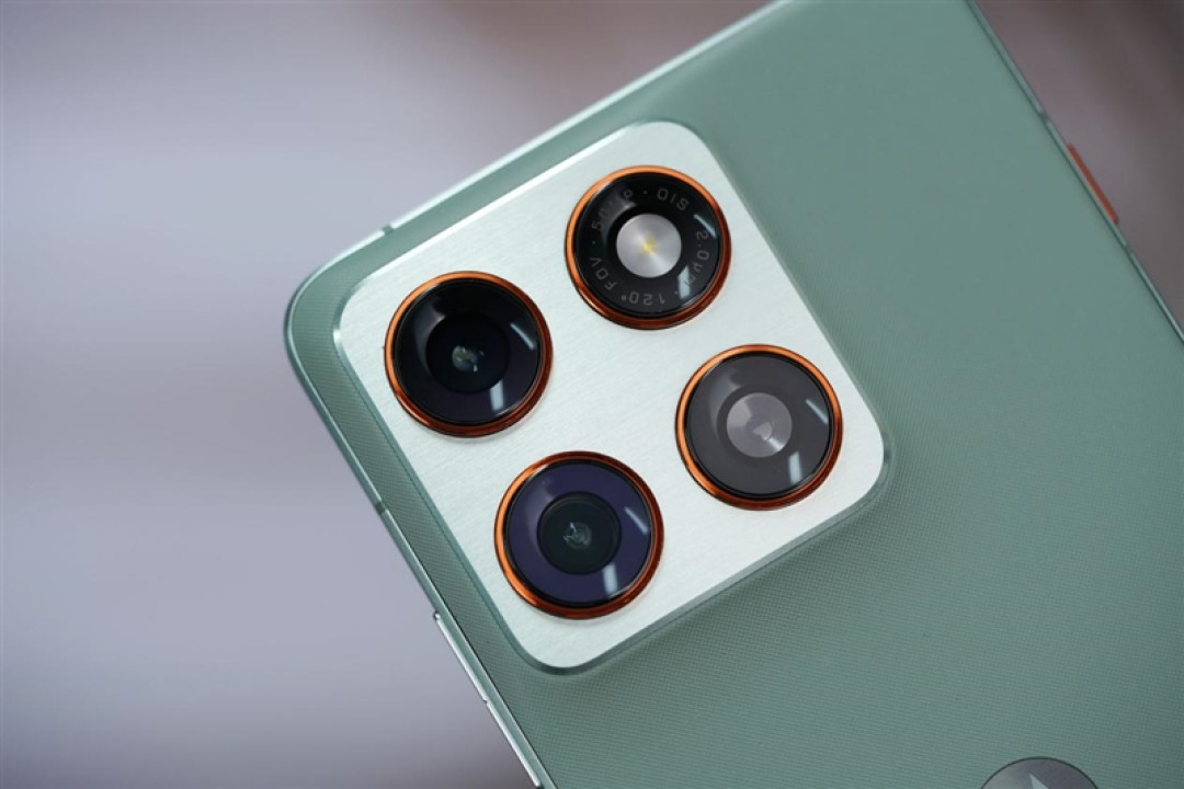 安卓Air首秀! 联想moto X70 Air 评测:159g的极致轻薄