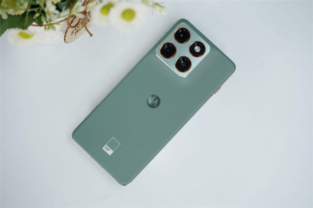 安卓Air首秀! 联想moto X70 Air 评测:159g的极致轻薄