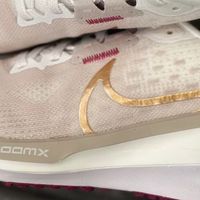 耐克Vomero 17,舒适与缓震兼备