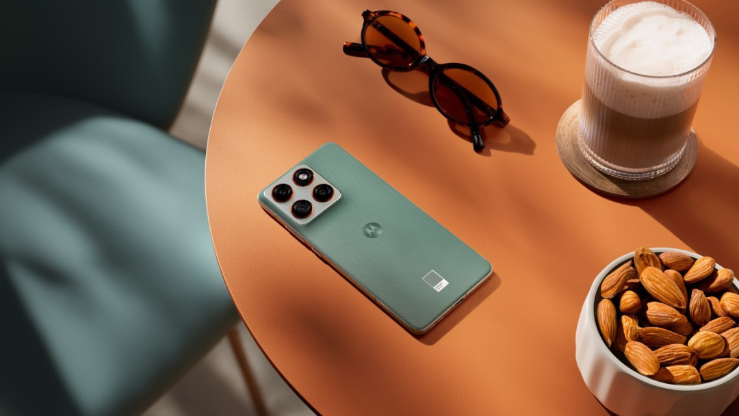 联想moto X70 Air AI手机正式发布:有AI的Air,无感轻薄不妥协