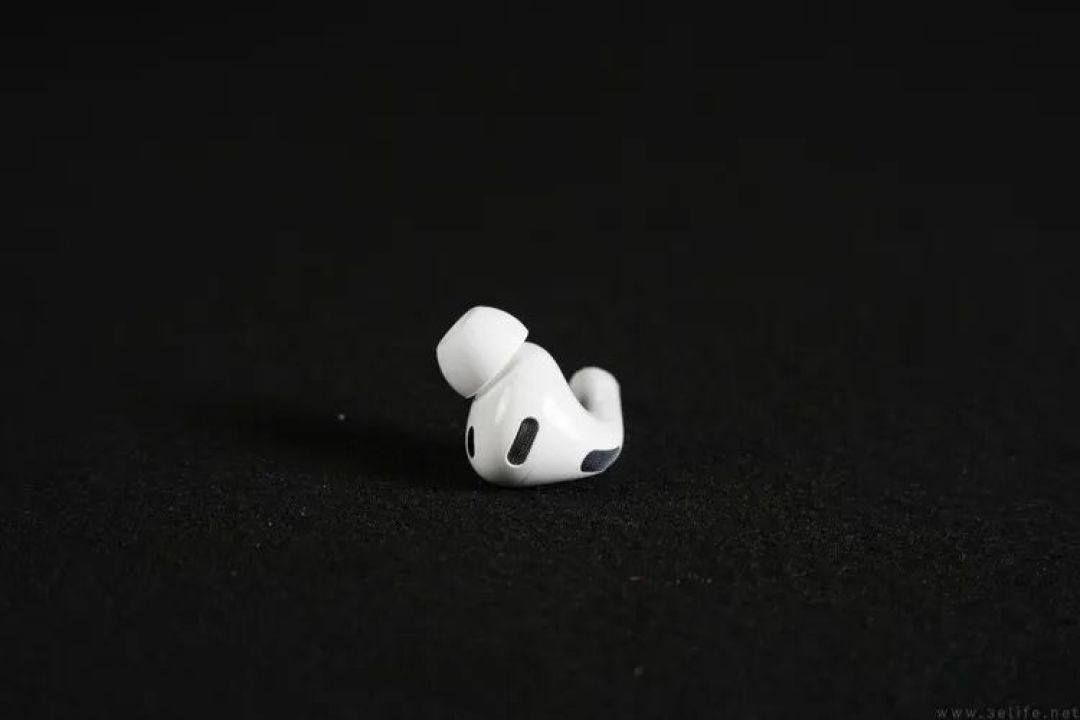 苹果AirPods Pro 3详测:佩戴更稳,降噪依然无敌