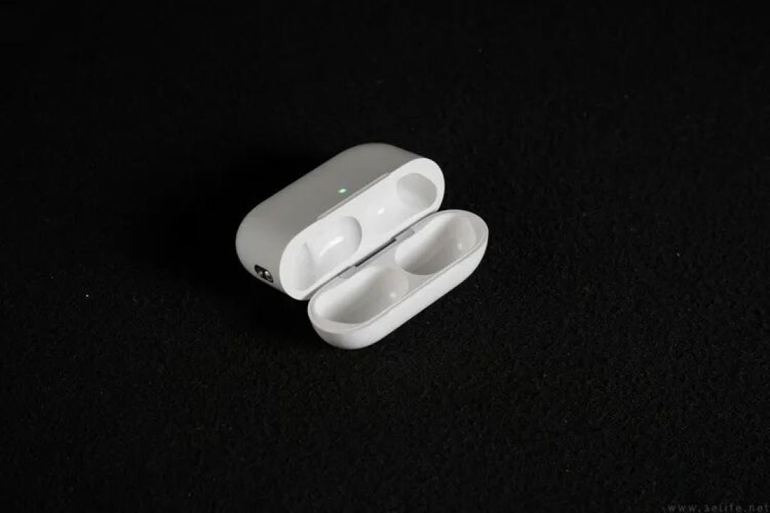 苹果AirPods Pro 3详测:佩戴更稳,降噪依然无敌