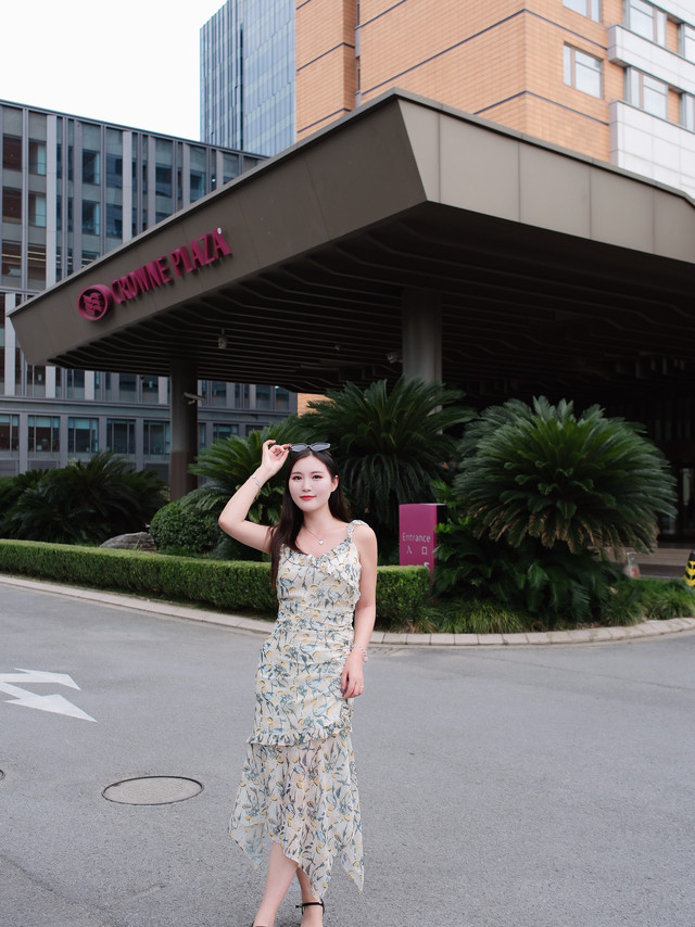 上海酒店｜在复旦大学里醒来是种什么体验🏫上海复旦皇冠假日酒店深度体验来了～一不留神，竟直接住进了复旦大学的校园里！这家上海复旦皇冠假日酒店简直是学霸情怀和精致旅居的完美结合位置绝了！👍📍 黄金地段，学