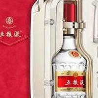 五粮液普五八代好事成双礼盒：用时光酿就的爱情佳酿