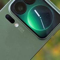 数码对抗 篇零:2025最值得入手的6款旗舰机:苹果17稳坐榜首 小米/三星谁更值?