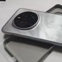 荣耀加速清仓，从4999元跌至3398元，骁龙8至尊版+16GB+512GB