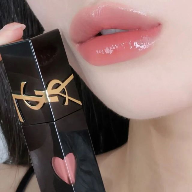 YSL爱心黑管唇釉，多款热门色号，“纯欲撩人”，显白减龄，手慢无！