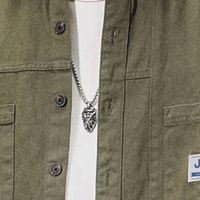 入手JEEP男士长袖衬衫：春秋穿搭的实用之选