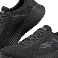 斯凯奇闪穿2025男鞋深度评测