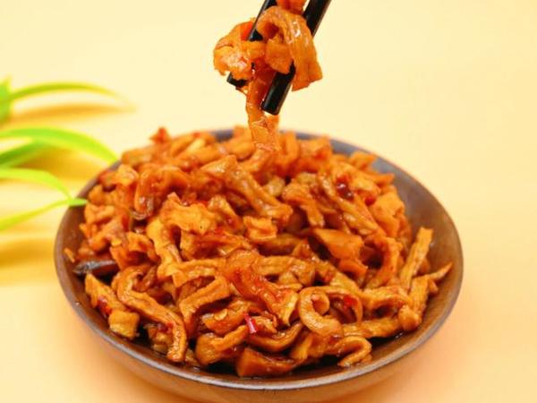 广西风味：爽脆晒干木瓜丁，一口尝尽家的温暖