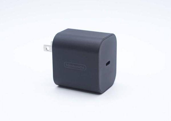 日版与港版仅有这点区别!任天堂日版Switch 2原装60W快充拆解