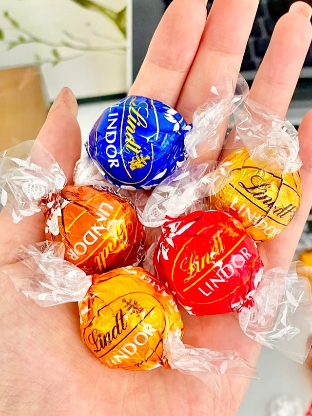 🍫别眨眼！这颗“软心小炸弹”会爆浆——瑞士莲 600g 混合口味