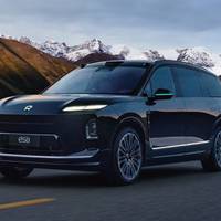 全新 ES8 目标月交付 15000 台，蔚来迎来了自己的「iPhone 17 Pro Max」