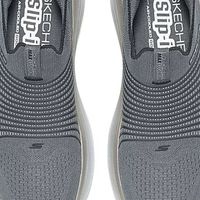 斯凯奇闪穿健步鞋：舒适与便捷