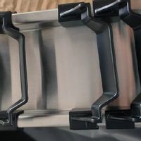 304不锈钢是厨房收纳篮的主流材质，其抗腐蚀性强