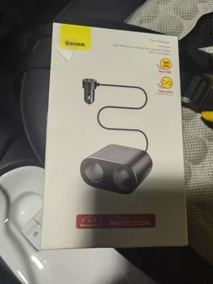 倍思车载充电器