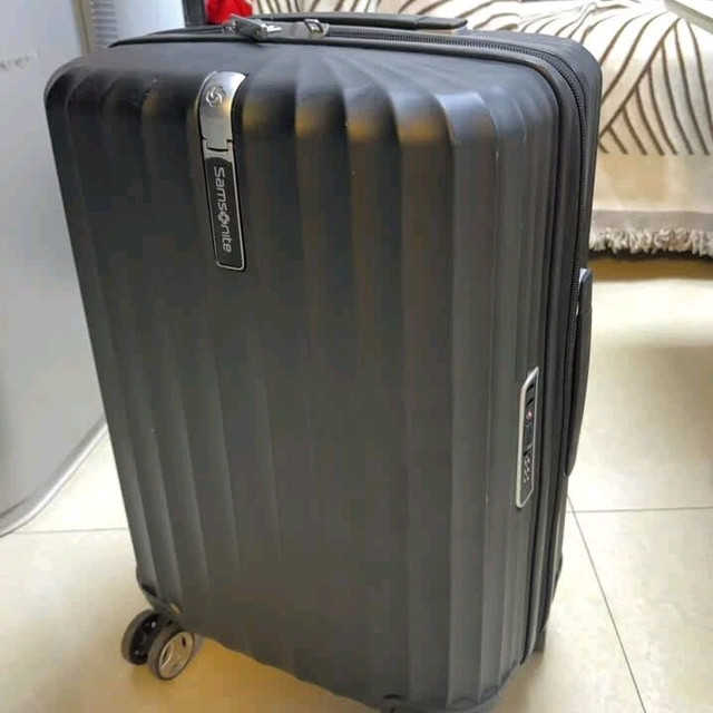 新秀丽GU9登机箱选它，短途差旅颜值与实用双在线