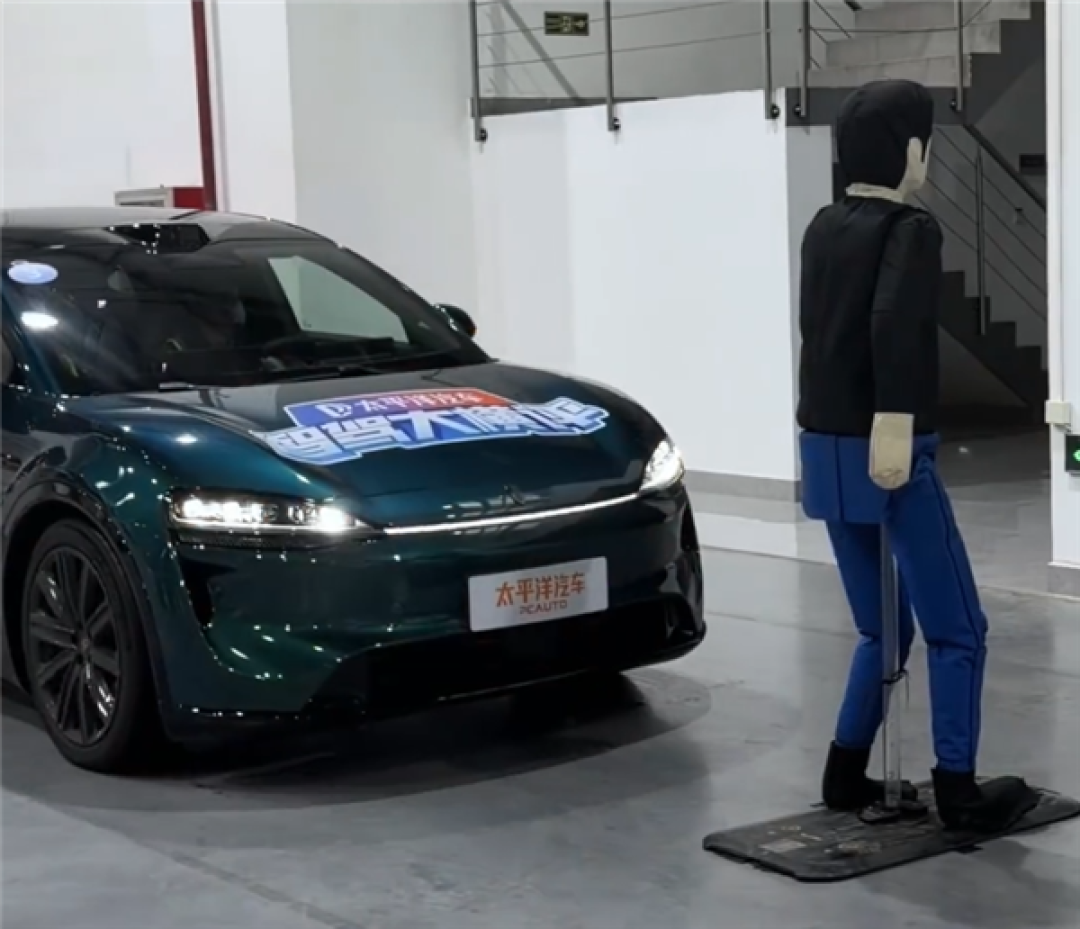 魔鬼湿滑路面AEB测试:6款热门车均翻车 华为系智界成唯一过关车型