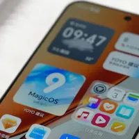 销量超过了iPhone 16 Pro，荣耀的这款千元机出息了！