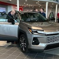 第六代丰田RAV4全球首发，三大版本引爆设计争议与市场期待