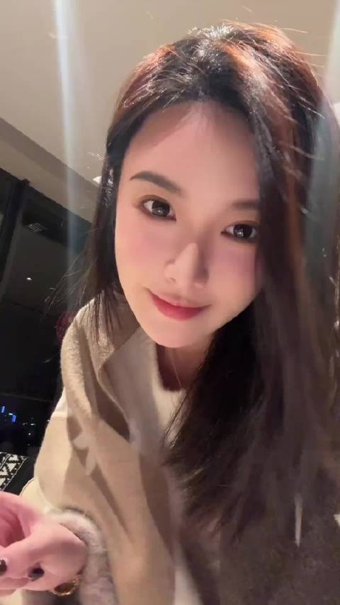 #彩妆产品##微博美妆大赛#  来康康贵妇级爱用彩妆～都是自用无广哦～你们最心水哪款呢？ Mizzi仙贝的微博视频
