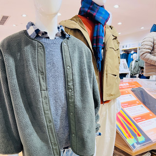 优衣库秋冬穿搭图鉴，两套 Look，解锁简约与质感的双重魅力