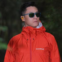 轻量化冲锋衣的代表|montbell雨行者