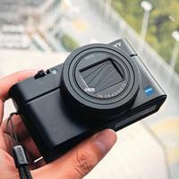 索尼黑卡7还是2025年最佳便携相机吗？1200+用户观点大PK