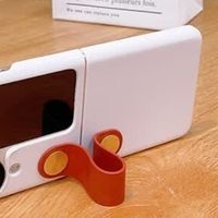 纯彩瓷白手机壳：OPPO Find N3 Flip的时尚安全双守护