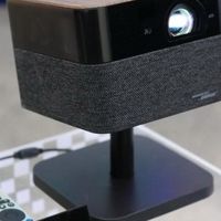 三芯三色，全彩跃升：爱普生解锁家庭投影画质新科技